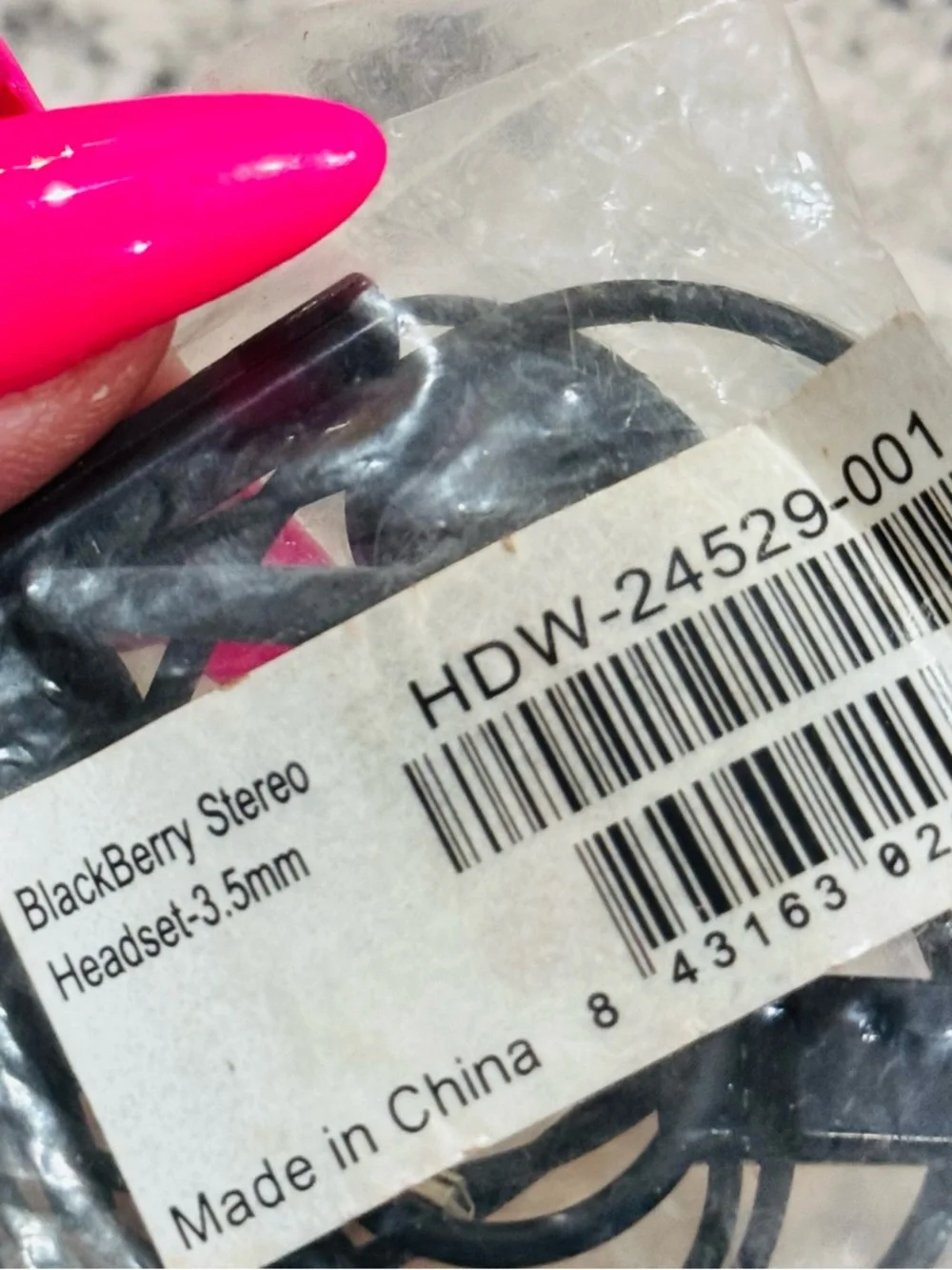 Blackberry Wired Earbud Headphones 3.5mm Stereo model number HDW-24529-001